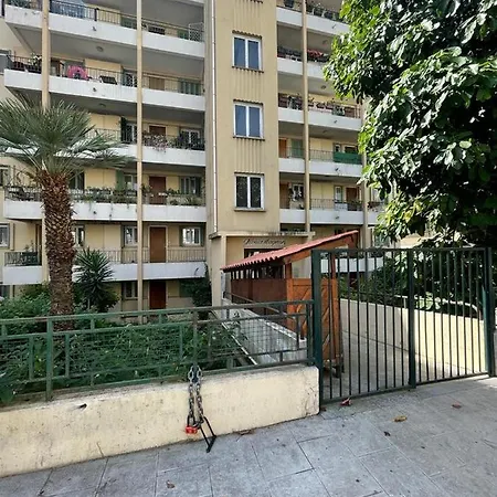 アパート Gloria Five Stars House ニース